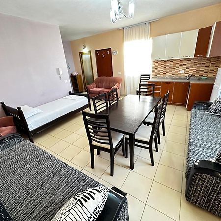 Romance Holiday Garden Inn Durrës Buitenkant foto