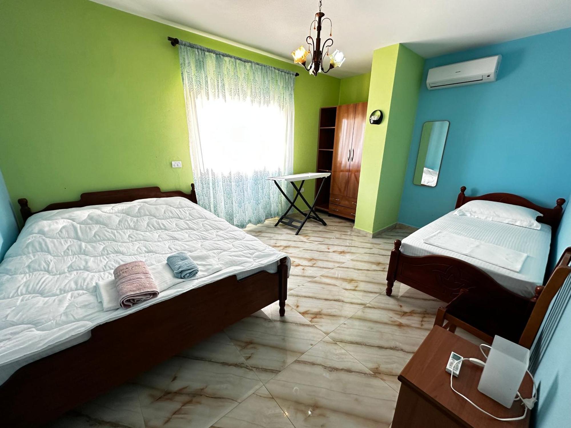 Romance Holiday Garden Inn Durrës Buitenkant foto