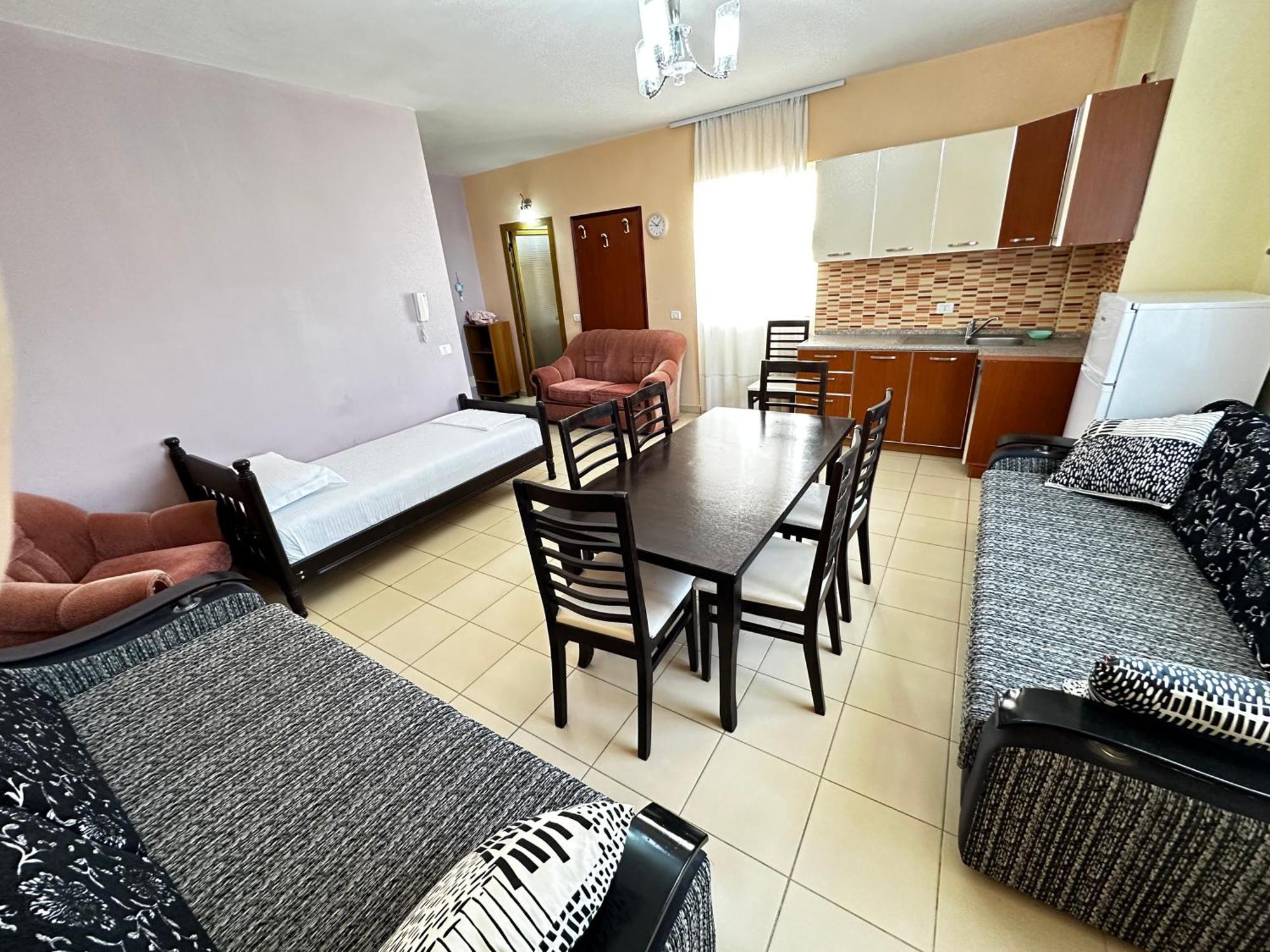 Romance Holiday Garden Inn Durrës Buitenkant foto
