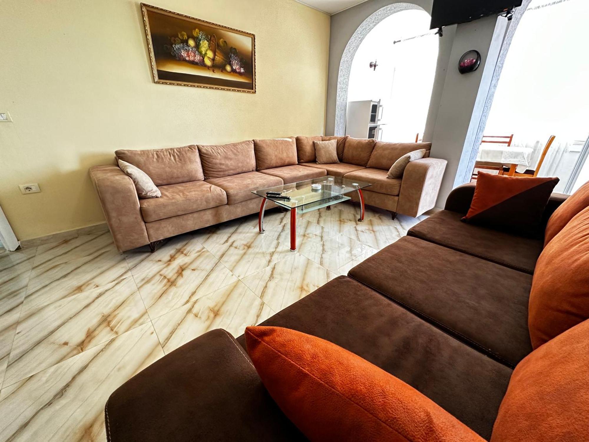 Romance Holiday Garden Inn Durrës Buitenkant foto