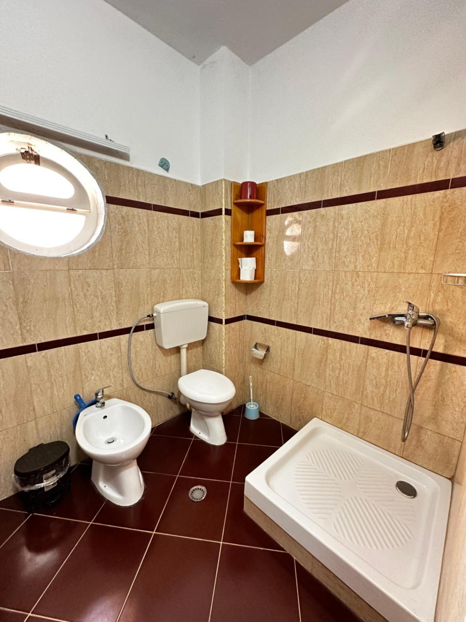 Romance Holiday Garden Inn Durrës Buitenkant foto