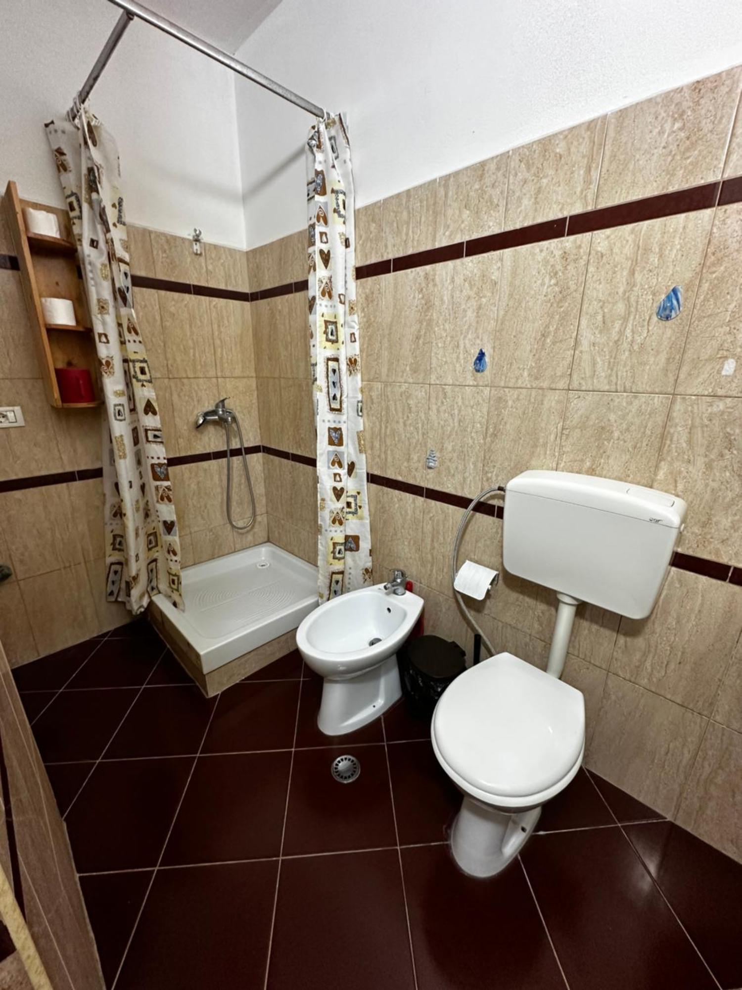 Romance Holiday Garden Inn Durrës Buitenkant foto